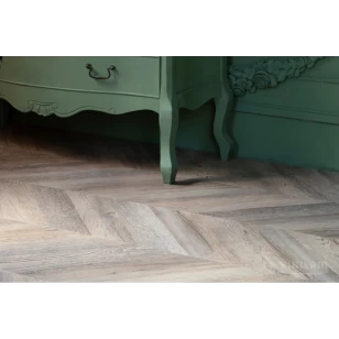 Виниловый ламинат Vinilam Parquet Chevron Шампань RI153616CL4