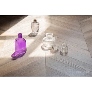 Виниловый ламинат Vinilam Parquet Chevron Шампань RI153616CL4